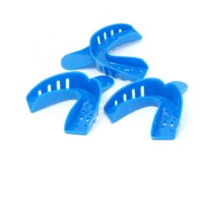 Łyżki wyciskowe plastikowe UK III doły